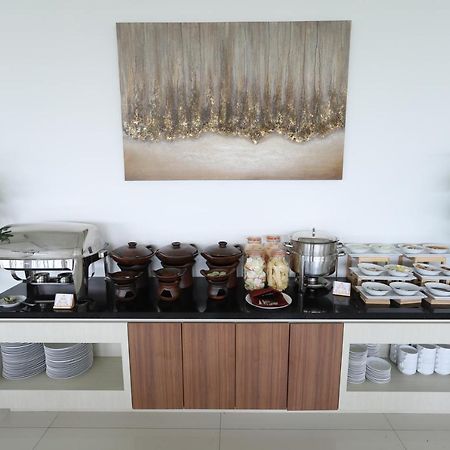 The Azana Hotel Airport Semarang Exterior photo