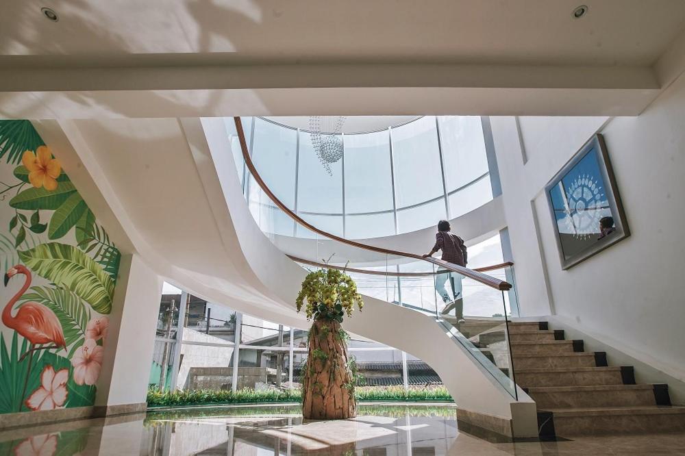 The Azana Hotel Airport Semarang Exterior photo